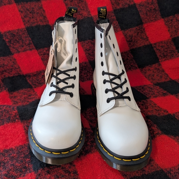 NIB Dr. Martens 1460 W - Picture 3 of 11